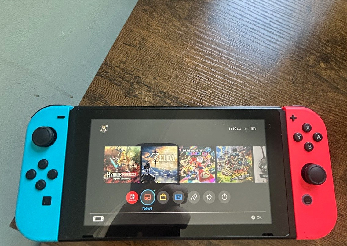 Nintendo Switch V2 Console HAC-001(-01) + 2 Joy-Con Pairs (4 Controllers) Tested