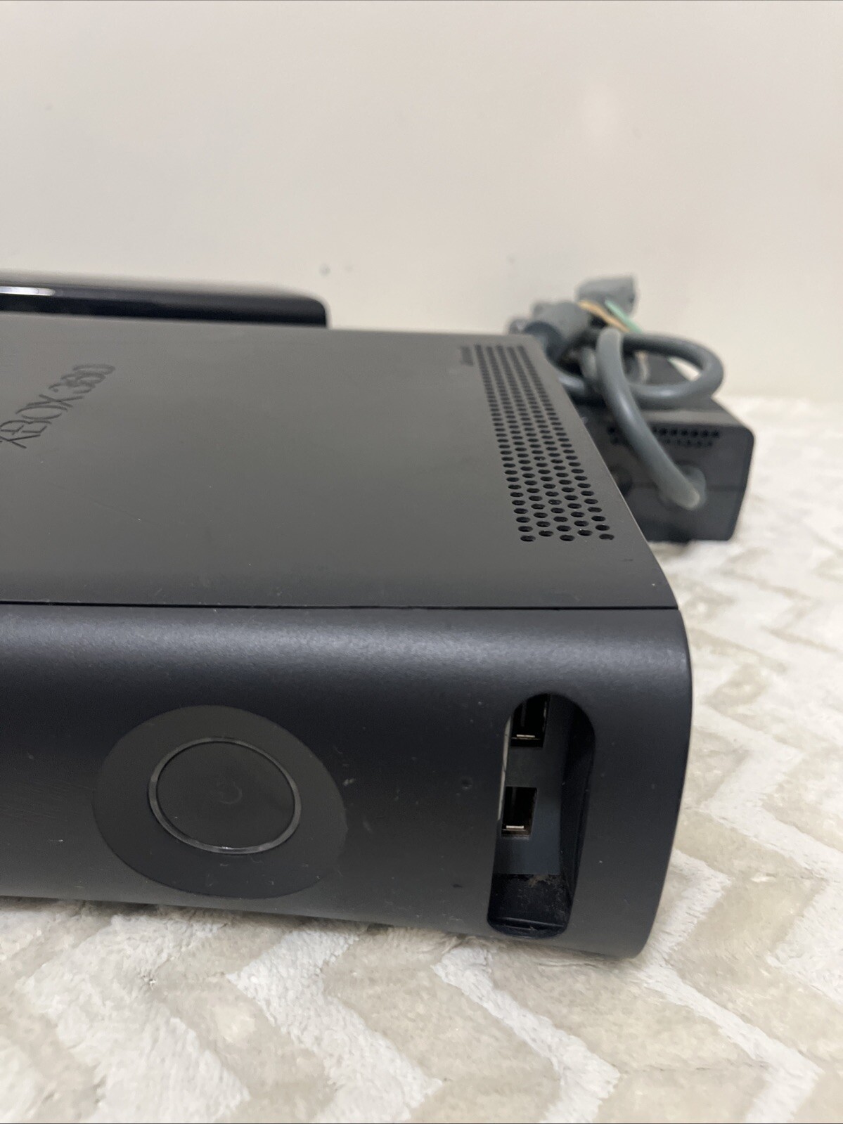 Microsoft Xbox 360 120GB Console With Power Adapter , Controller & Motion Cam