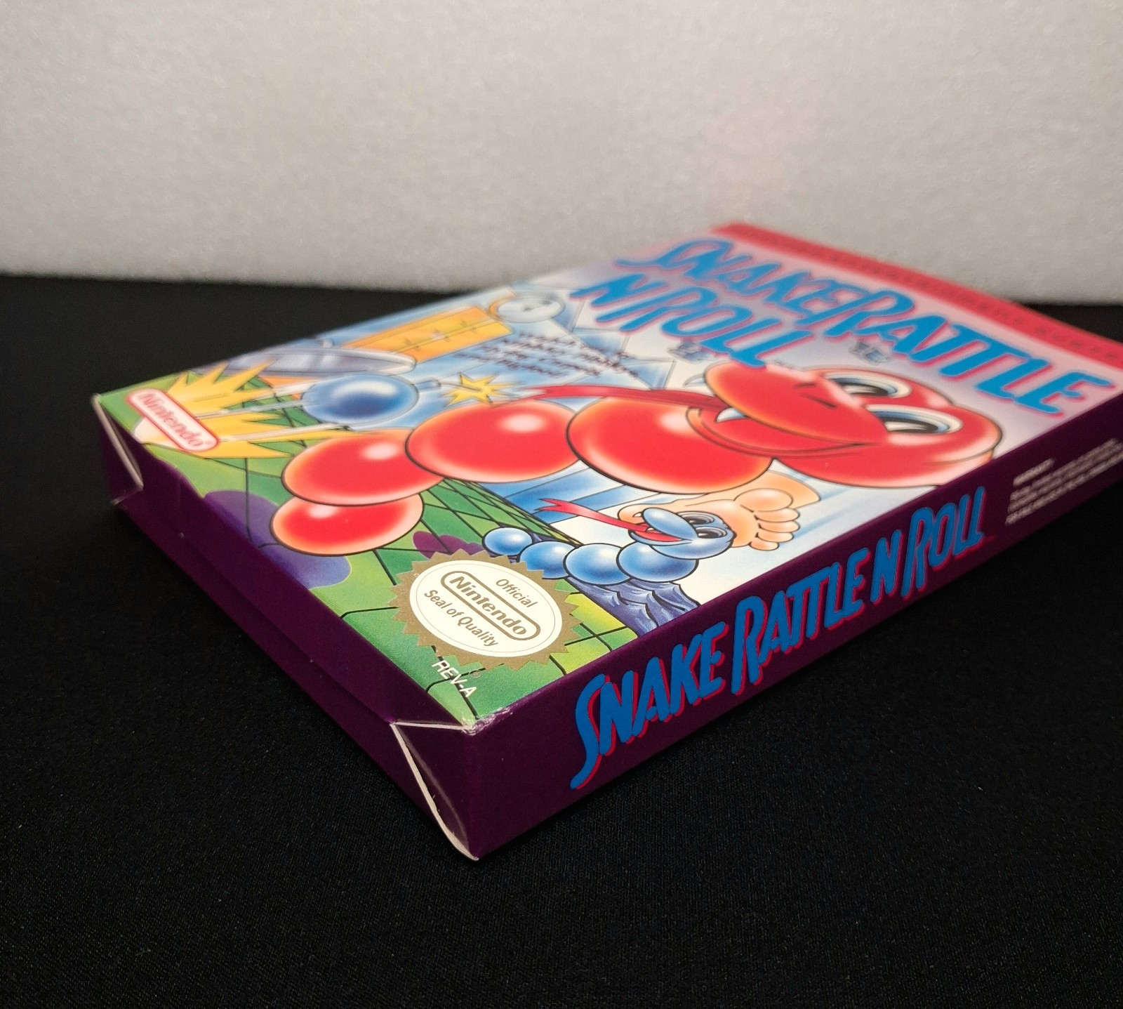 Snake Rattle n Roll (Nintendo NES, 1990) Box Only Very Good Condition