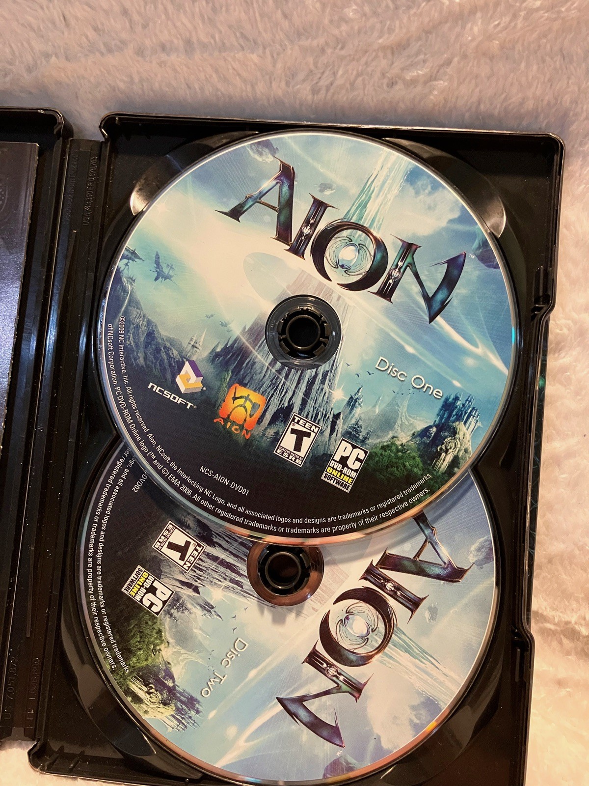Aion A World Divided PC Computer Good Used Condition Video Game And Manual
