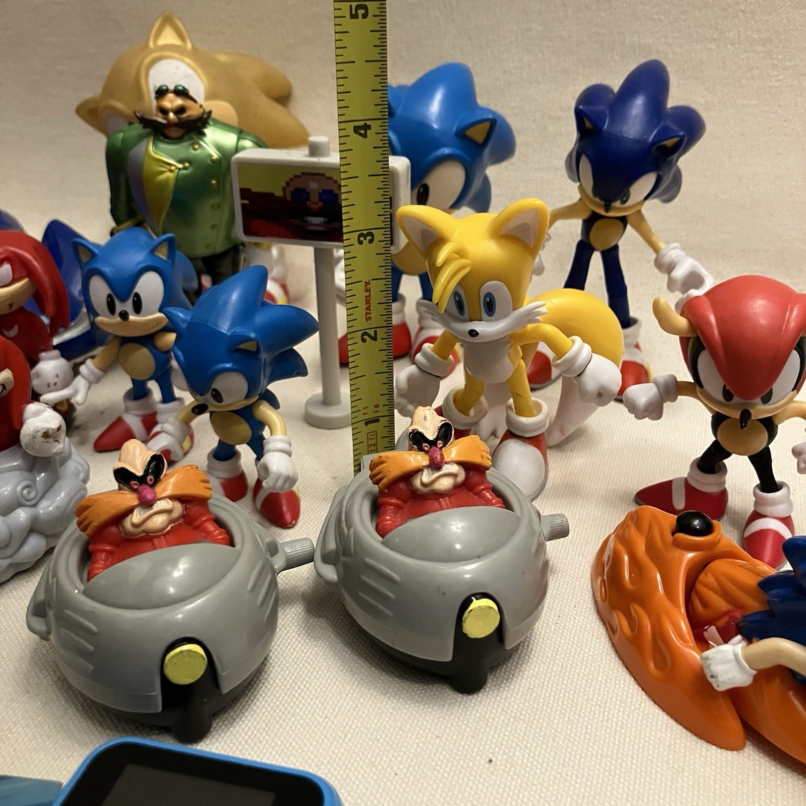 Sega Sonic The Hedgehog Mixed Lot Of Toys, Figures & Collectibles