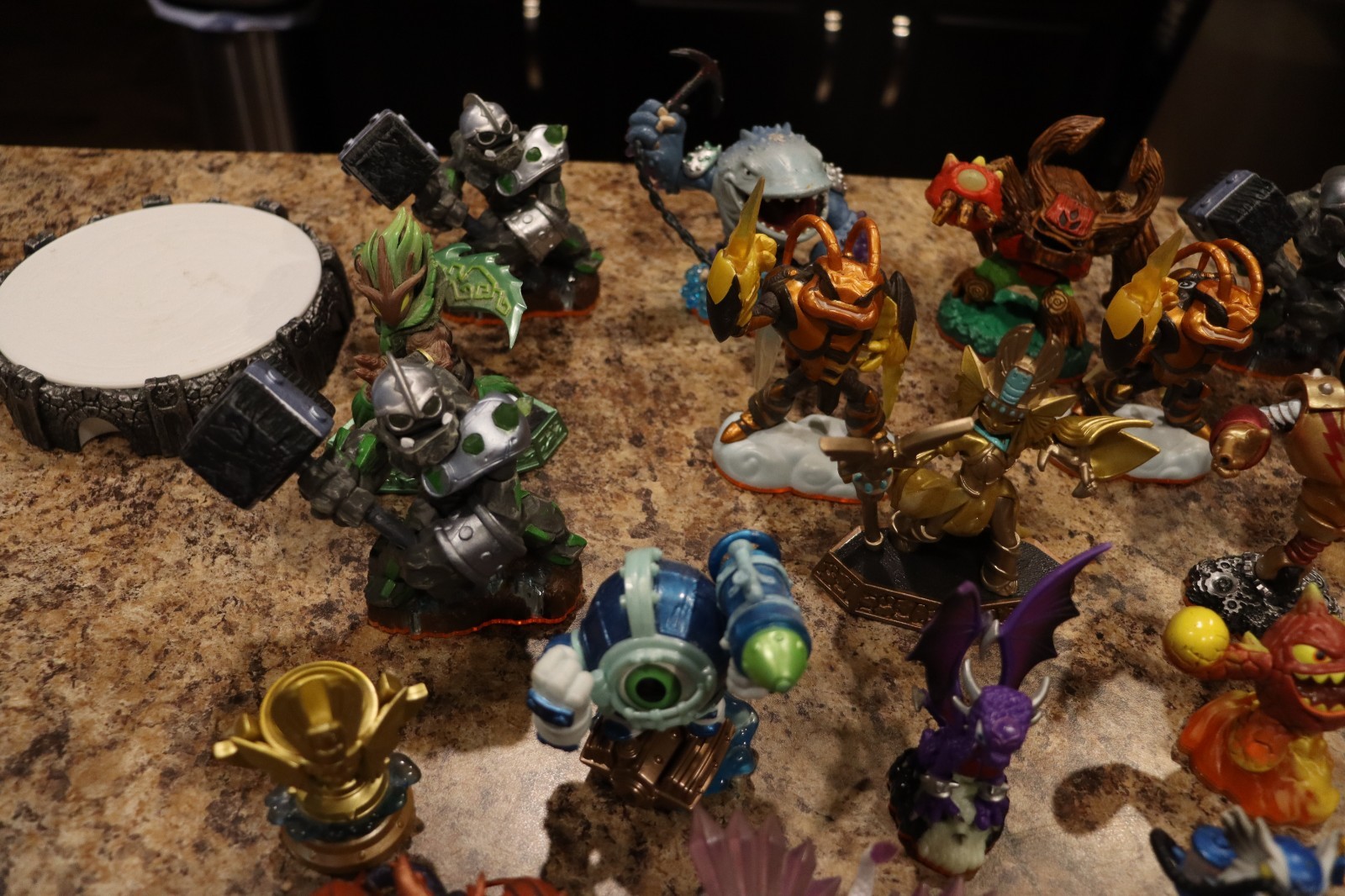 Skylanders Huge Lot 25+ Figures + Swap Force Portal Giants, Trap Team & More