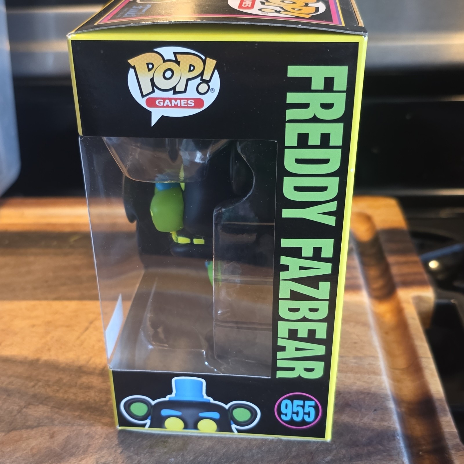 Funko Pop! Games FNAF Blacklight Freddy Fazbear #955 Hot Topic Ex