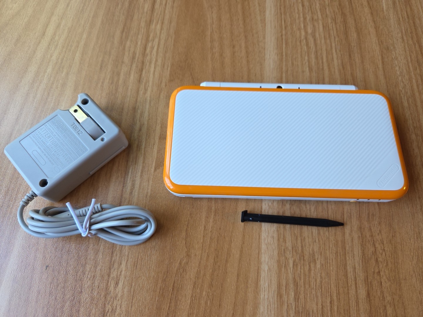 New Nintendo 2DS LL/XL White & Orange Japan Region – USA Seller