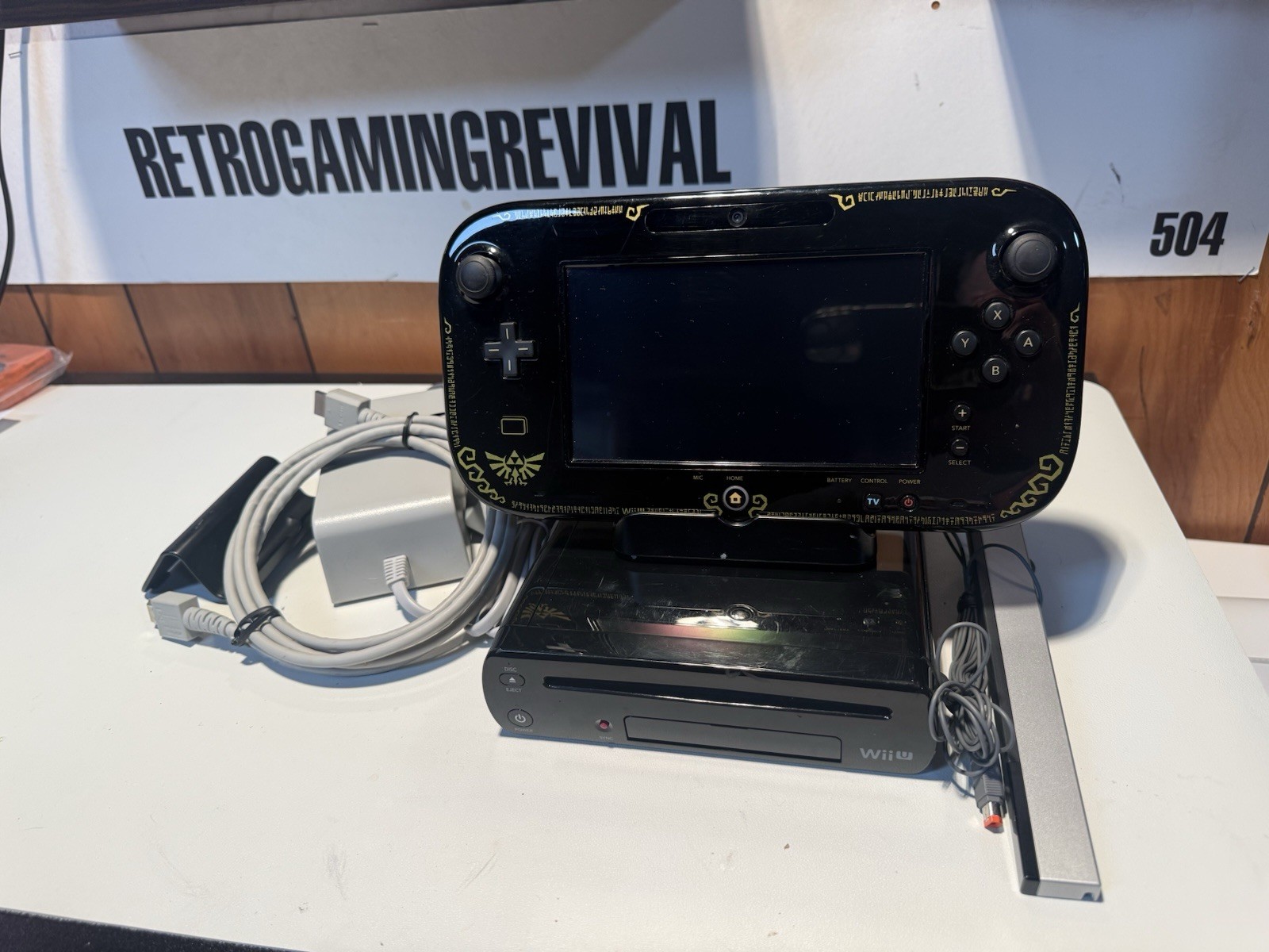 Nintendo Wii U 32GB Legend of Zelda Wind Waker Edition Console With Mario 3d Wld