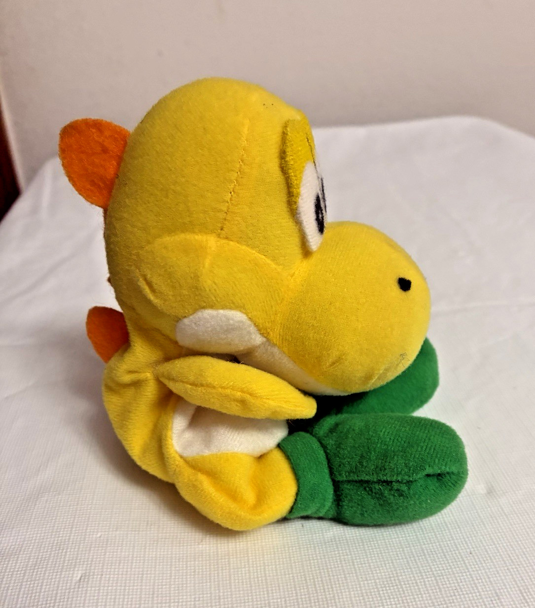 Nintendo 64 Collectibles – Yellow YOSHI – Mario Bros BD&A Beanbag – Rare Vintage