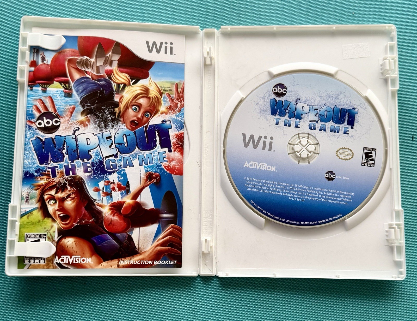 Nintendo Wii RVL-001 Bundle 2 MotionPlus Remotes Wii Sports Sealed Tested
