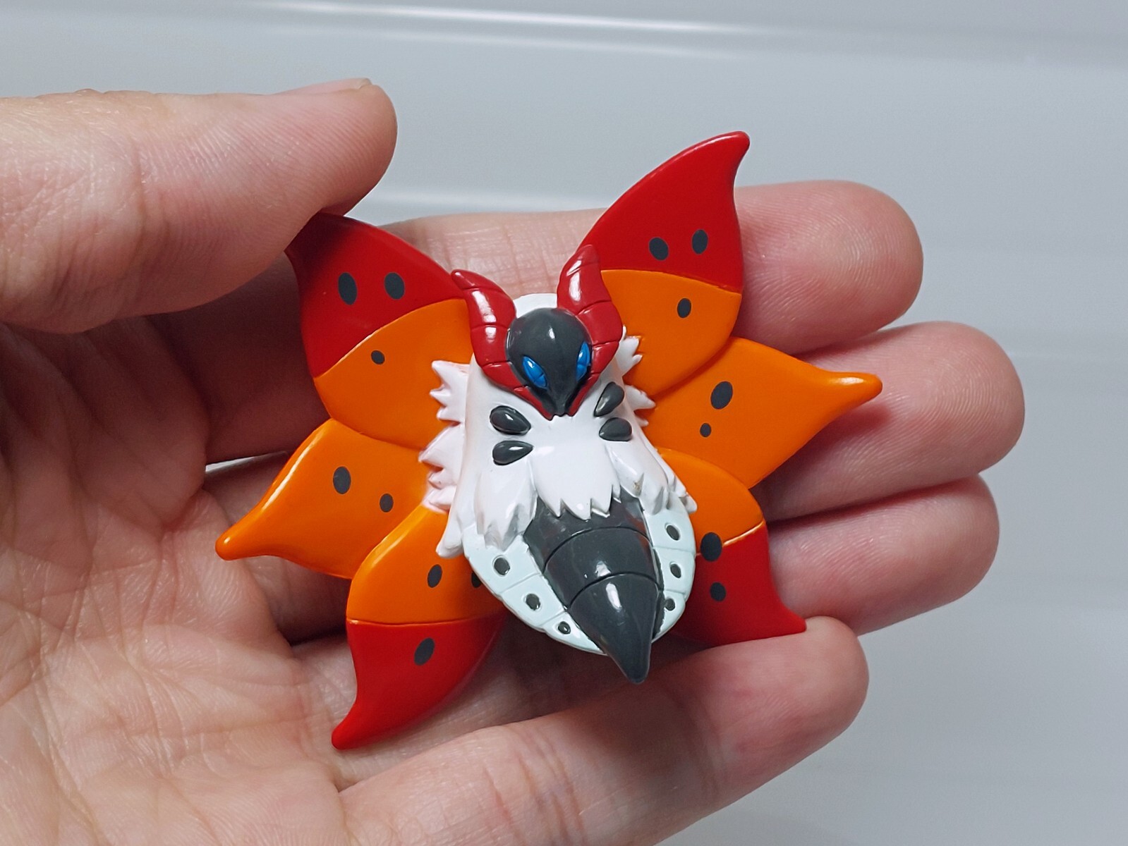 Volcarona Pokemon Monster Collection Figure Takara Tomy 2011 Japan A03 1.8in