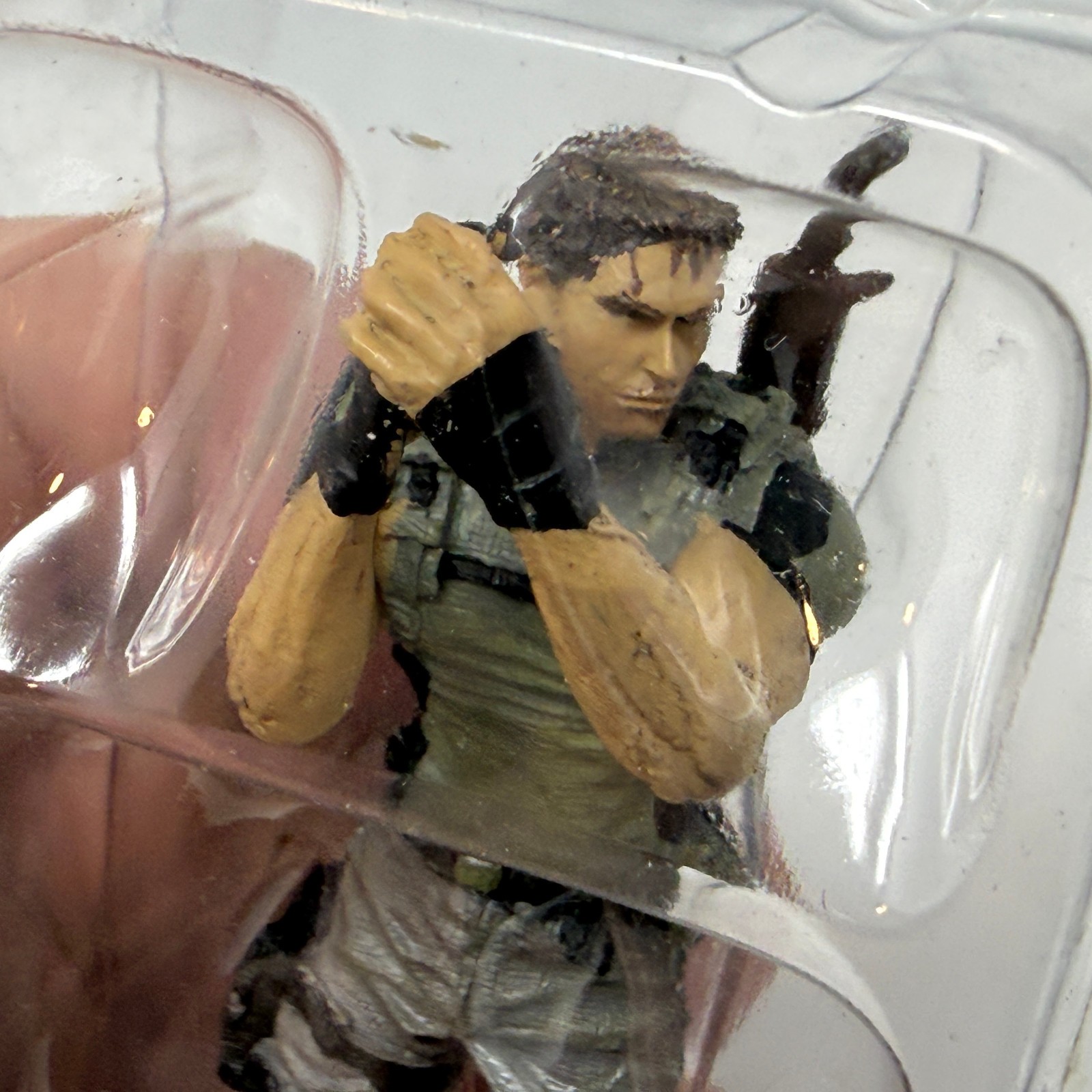 Resident Evil 5 Collector’s Edition 3″ Chris Redfield Action Figure *BROKEN* 4d