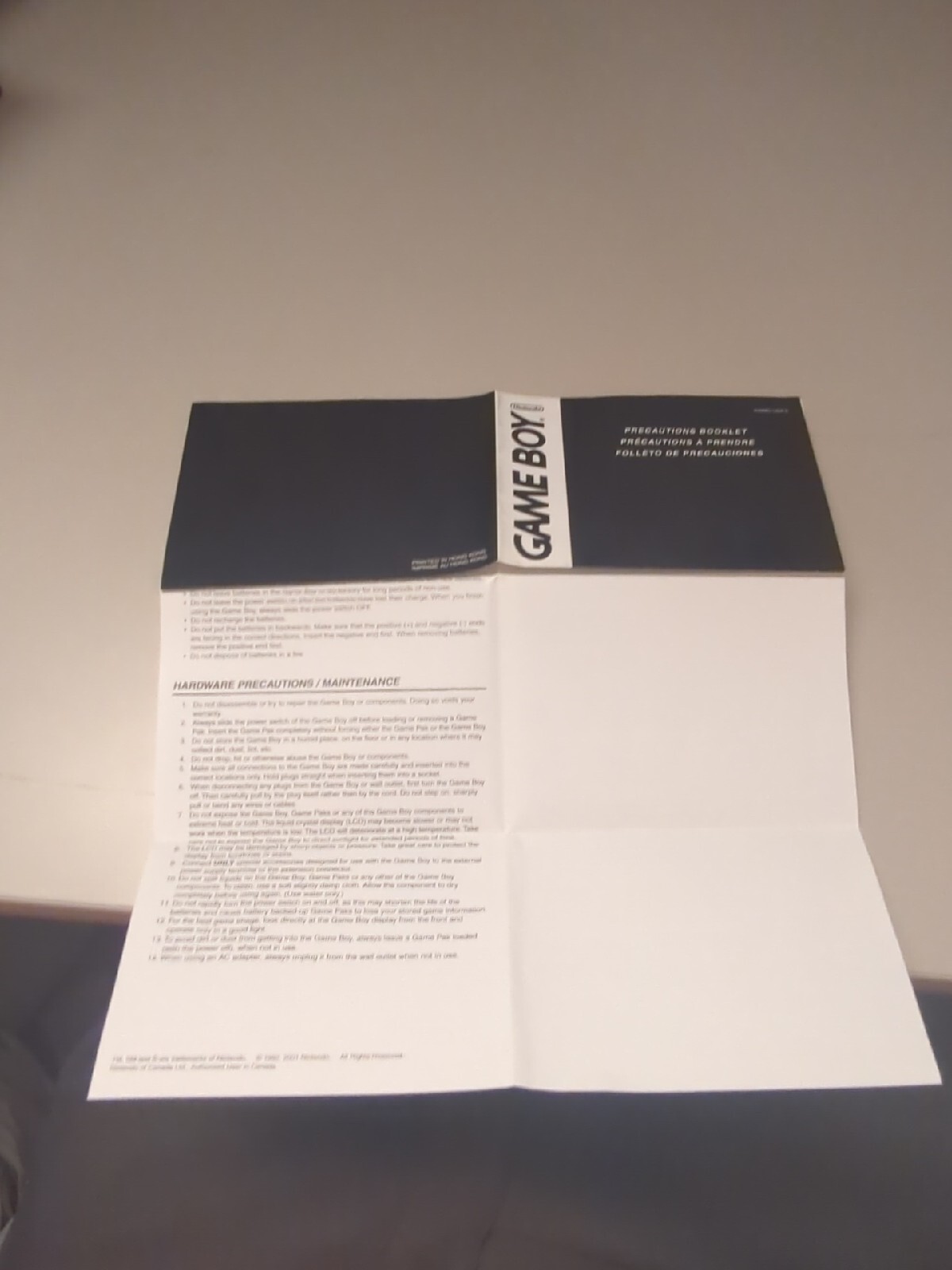 H/DMG-USA-9 Nintendo Gameboy Instruction Book. Precautions Booklet. Hong Kong