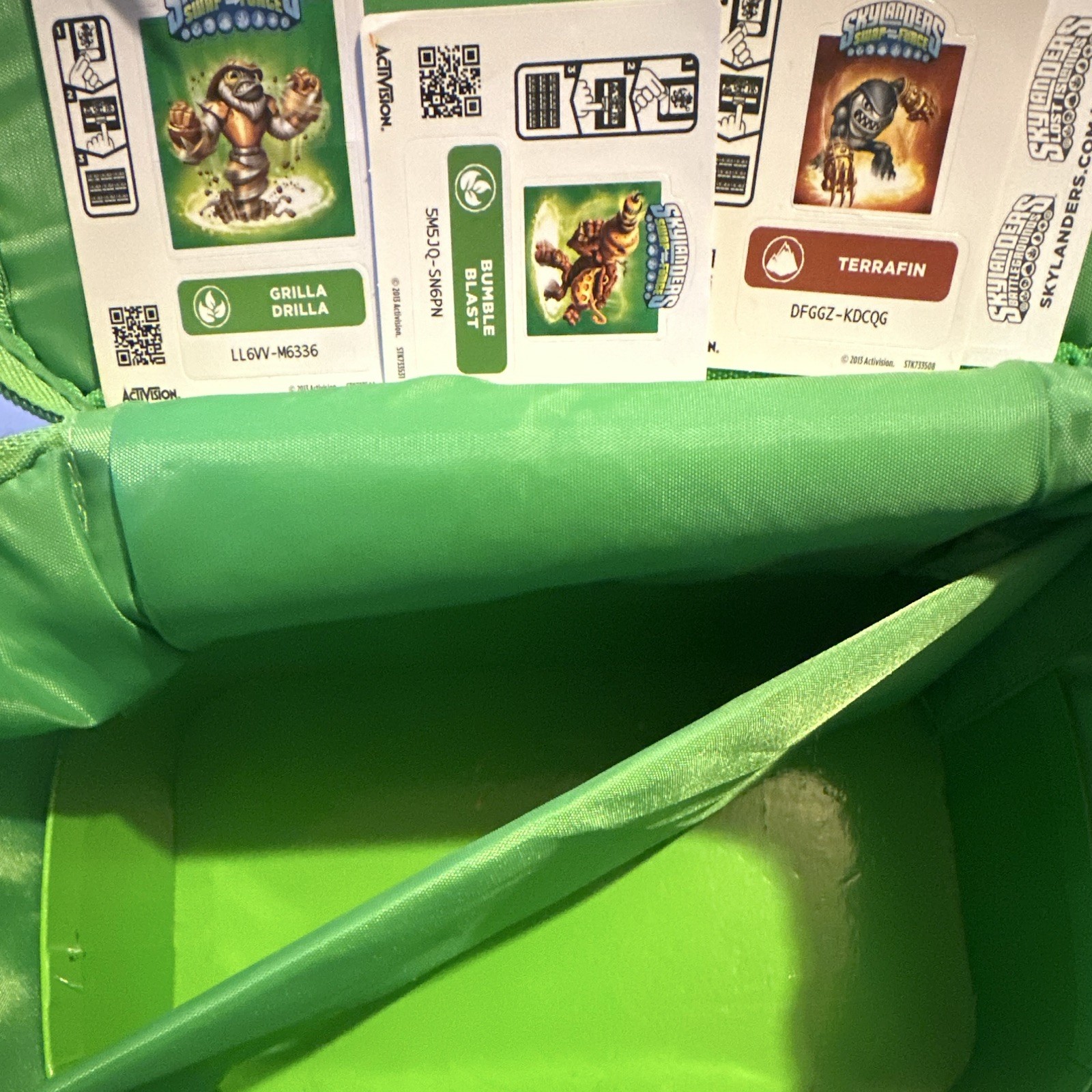 Skylanders Swap Force Padded Nylon Carrying Case w/Handle, Partitions Green/Gray