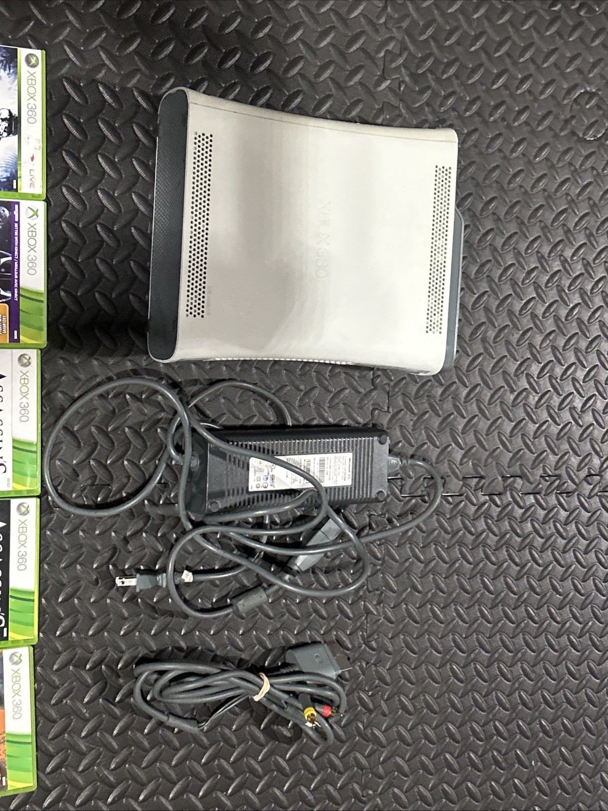 Xbox 360 With Cords And 5 Games!