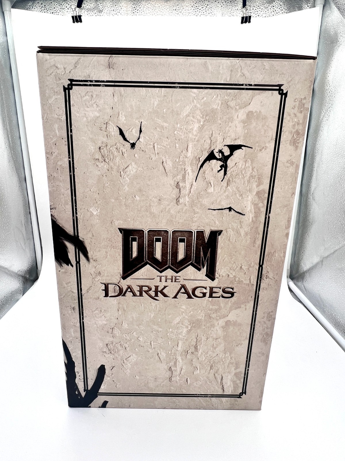 DOOM: The Dark Ages Collector’s Bundle (Xbox Series X) – Statue and Steel Book