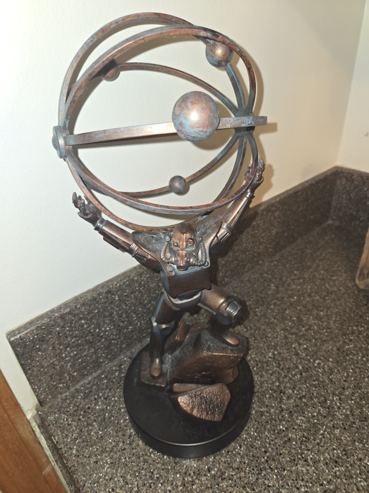 Fallout Atomic Atlas Statue By Chronicle Collectibles / Thinkgeek – No Box
