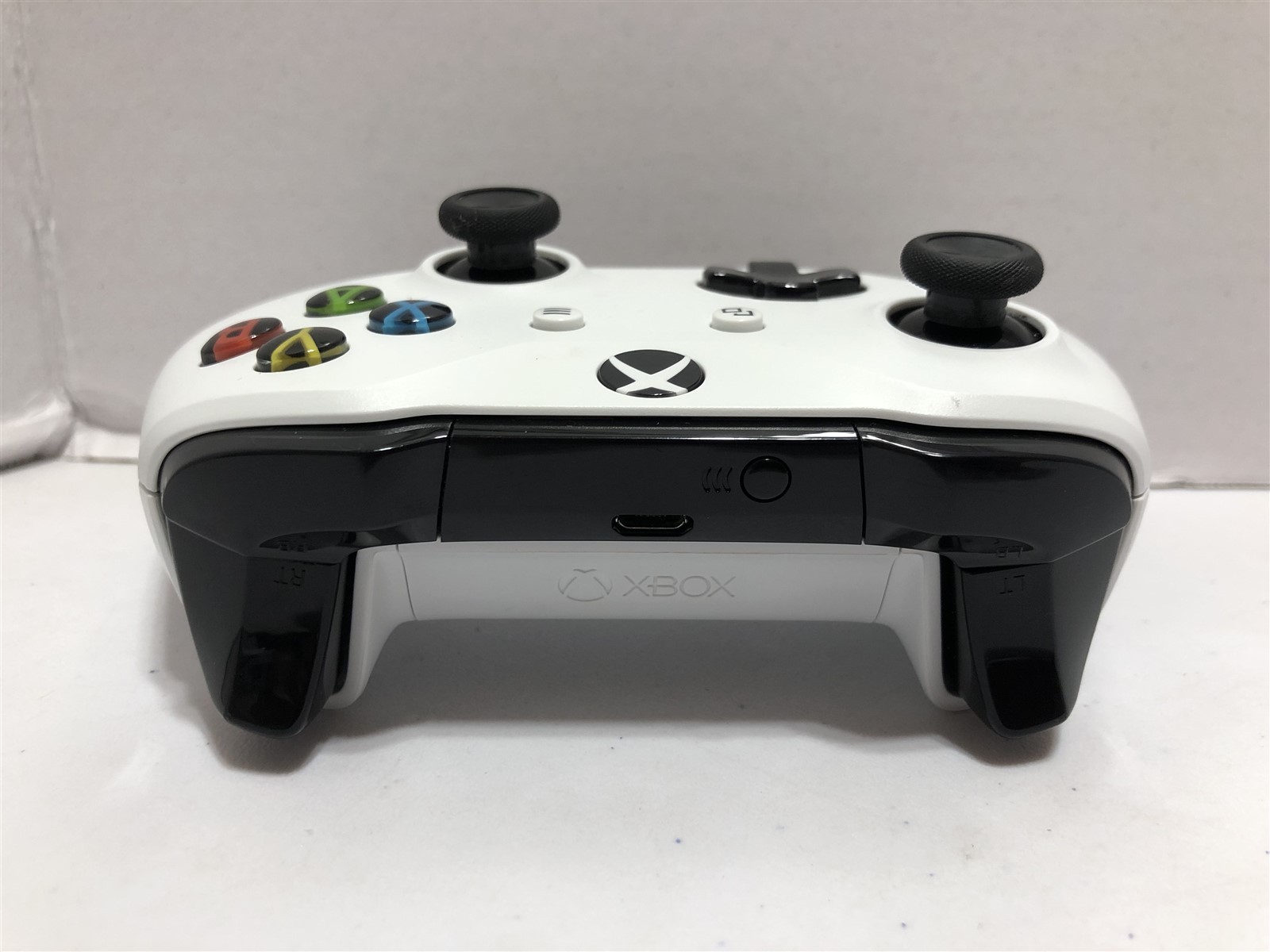 Genuine Microsoft Xbox ONE Wireless Controller White- with headphone jack Tested