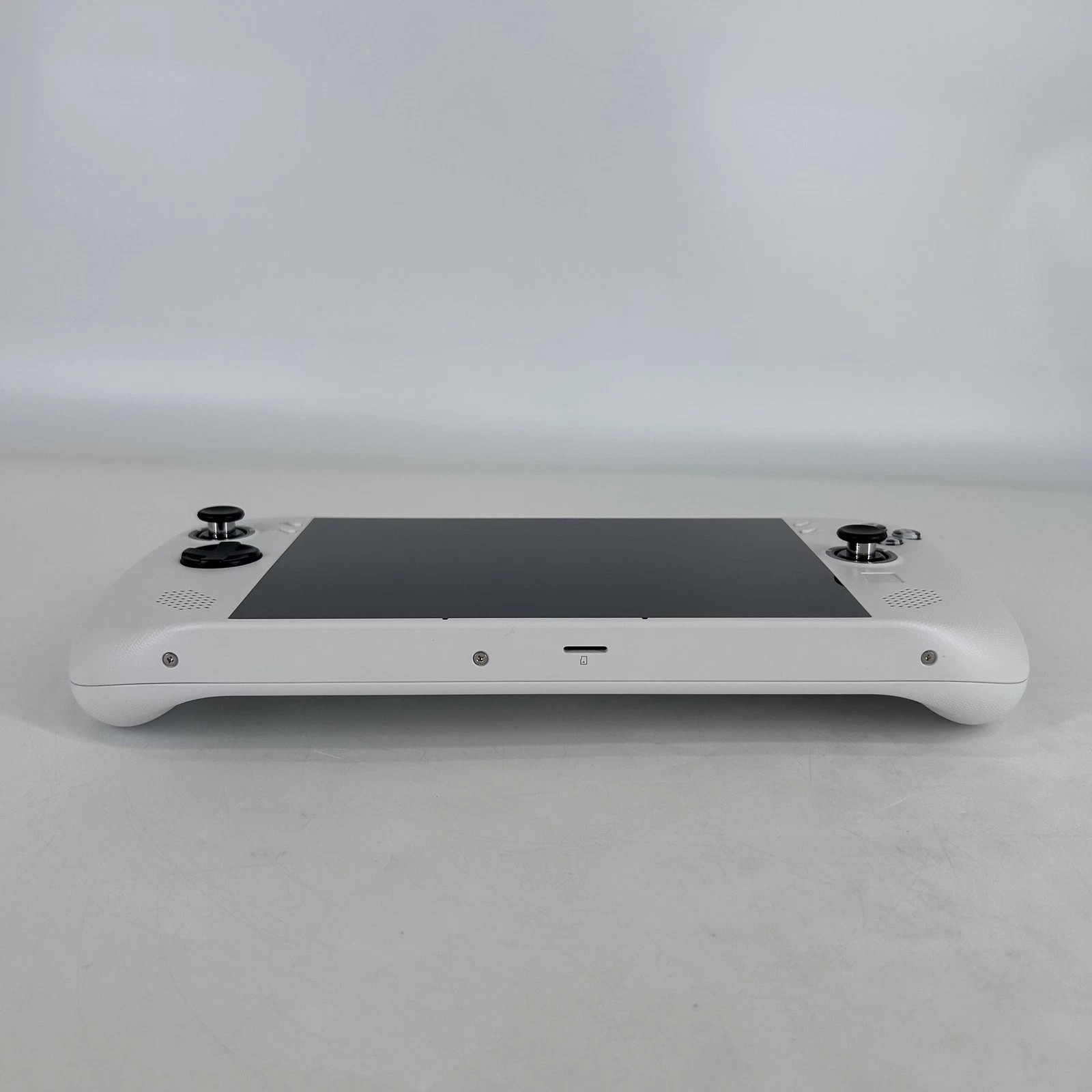 Lenovo Legion Go S Handheld Console White 1TB 32GB RAM w/ Charger – Very Good