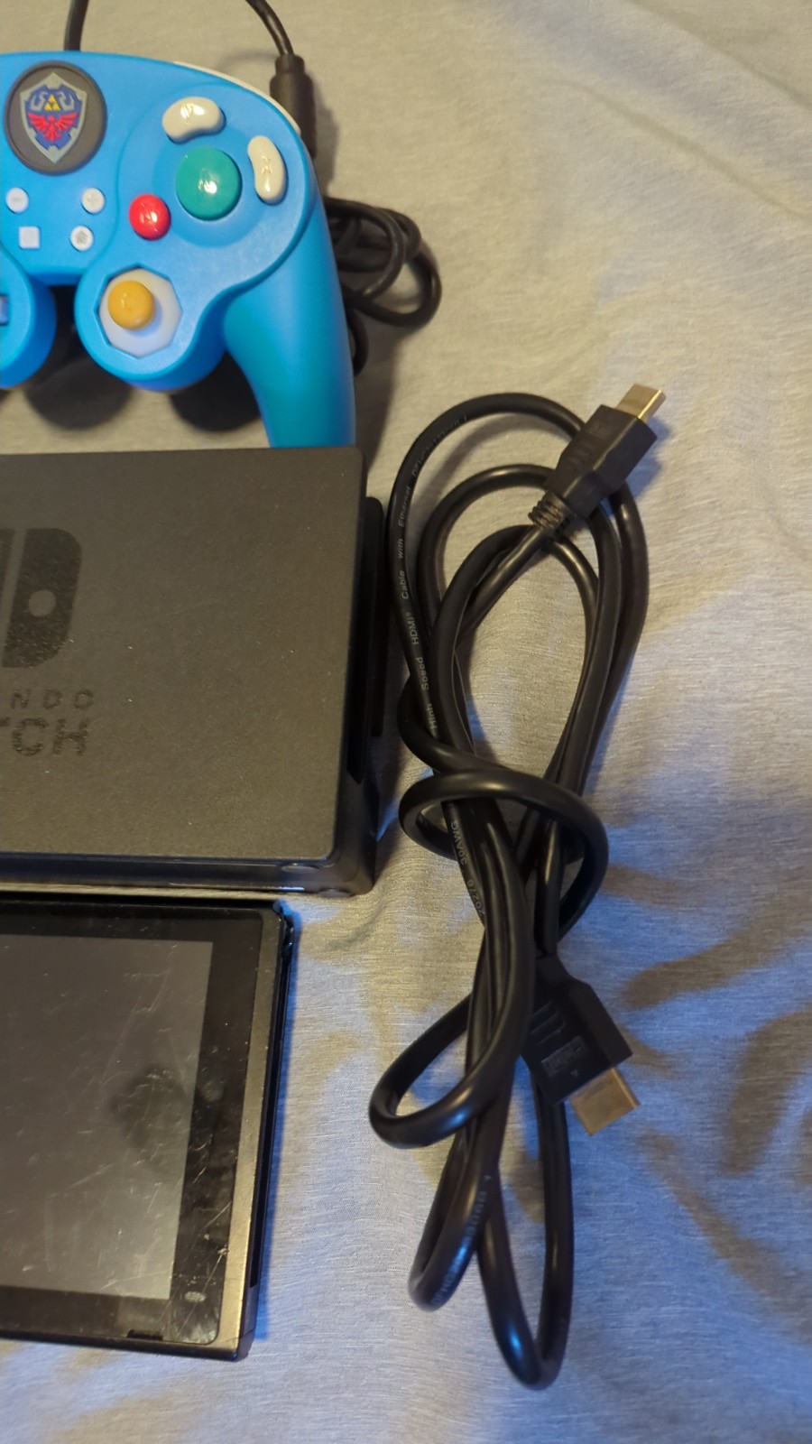 Nintendo Switch Console HAC-001 32GB *no joycons/used/works* w/charger and contr