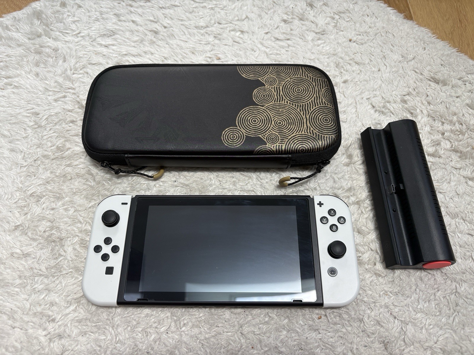 Nintendo Switch MINT CONDITION Bundle: Case, Controllers, 256GB MircroSD, Dock