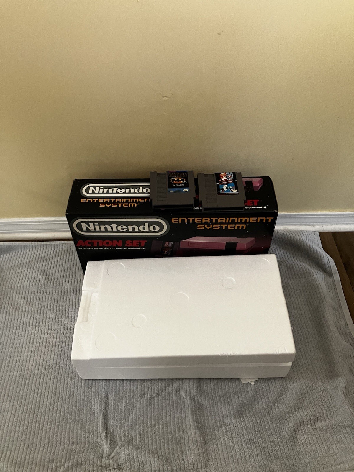 VTG Nintendo Original NES 001 Console Action Set Open Box Mint Conition