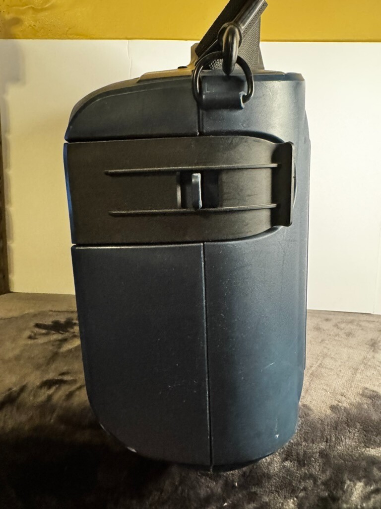 USED Halo UNSC Limited Edition: GAEMS Vanguard G190 LCD Gaming Case NO CORDS