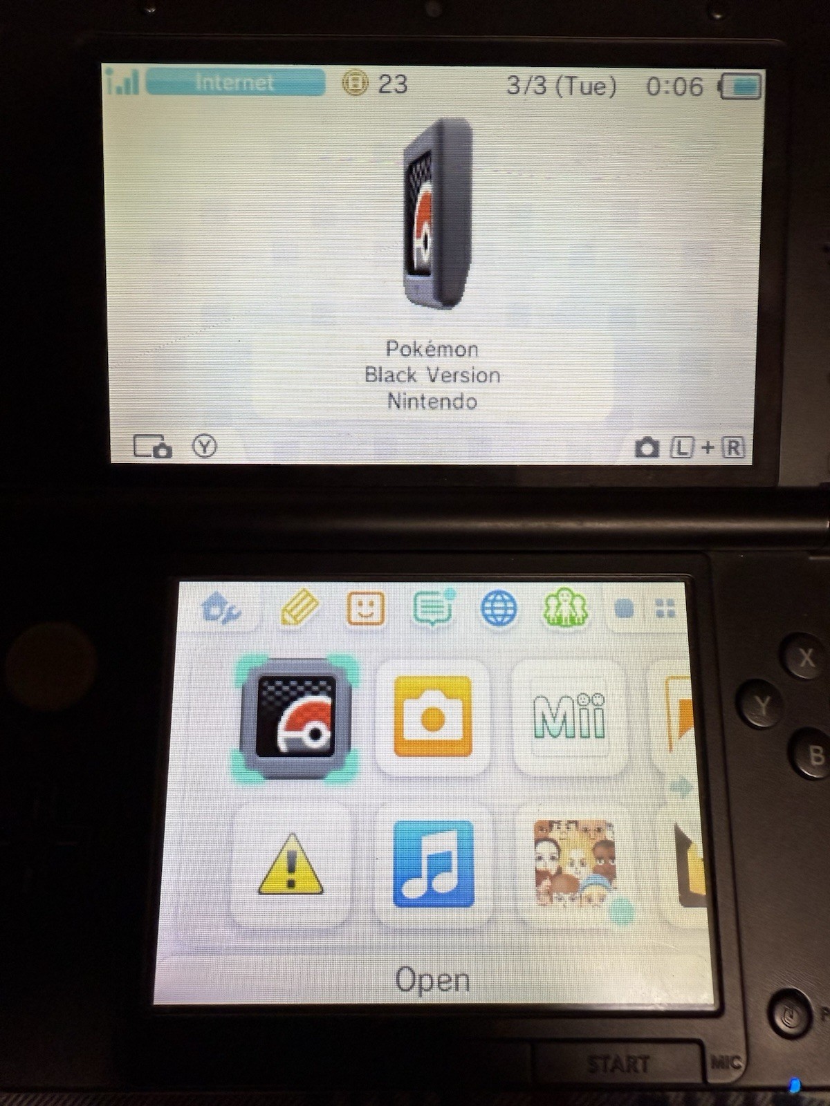 Pokemon Black and White, AUTHENTIC & TESTED. Has Case, Cart & manual In Picture