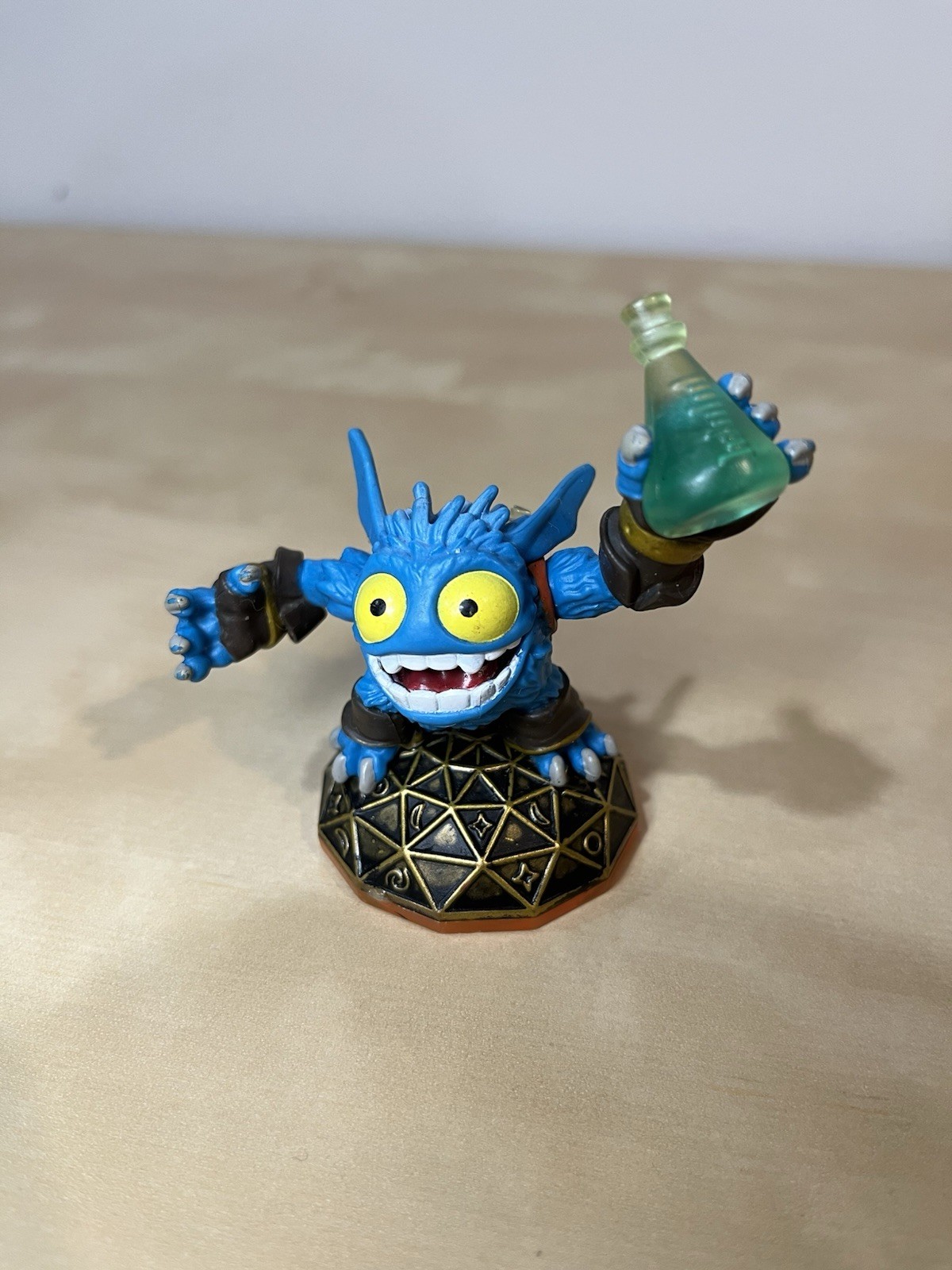 Skylanders Giants Light Core Pop Fizz. CLEANED AND TESTED.