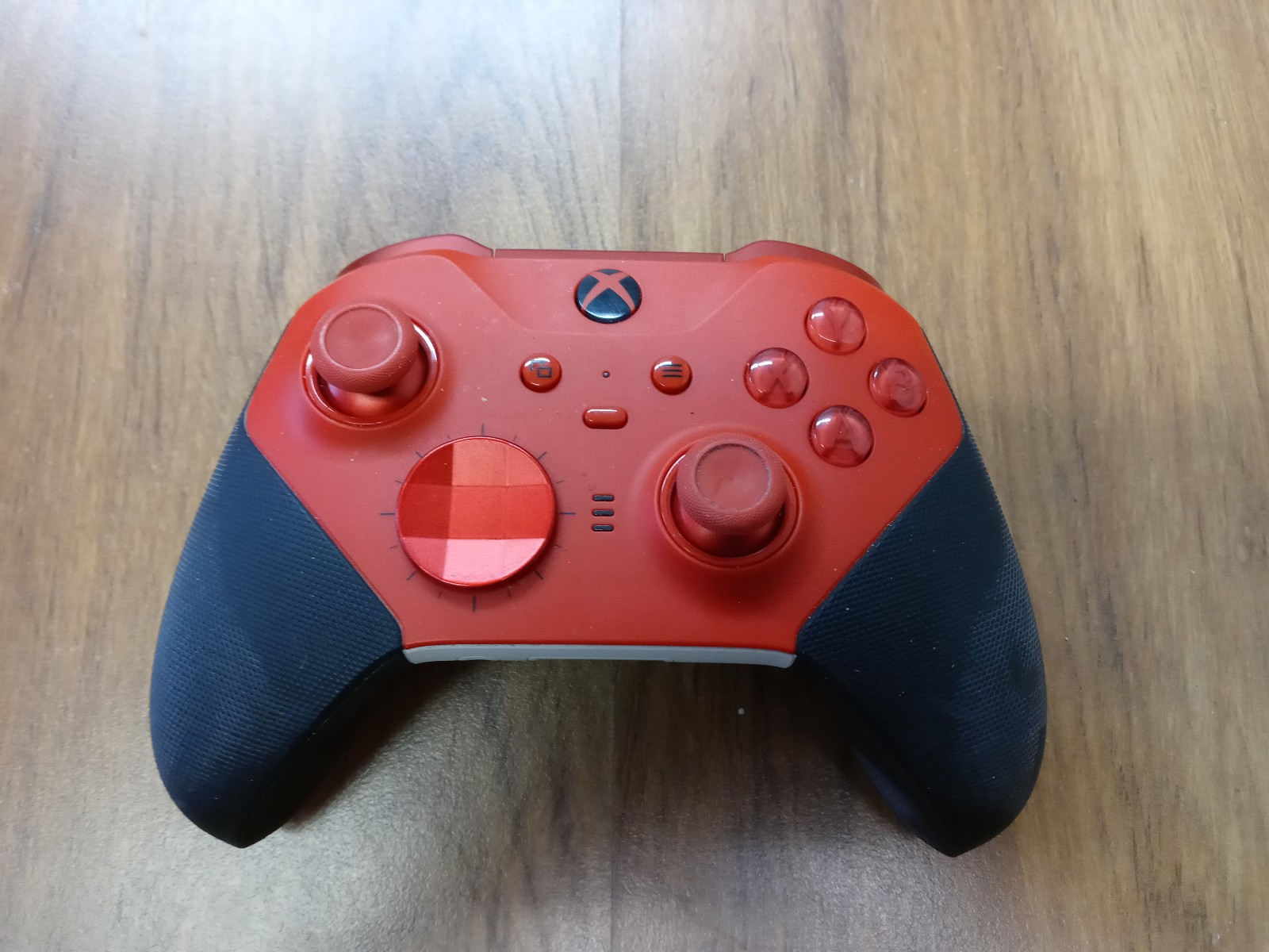 Official Microsoft – Elite Series 2 Core Wireless Controller – Red (RFZ-00013)