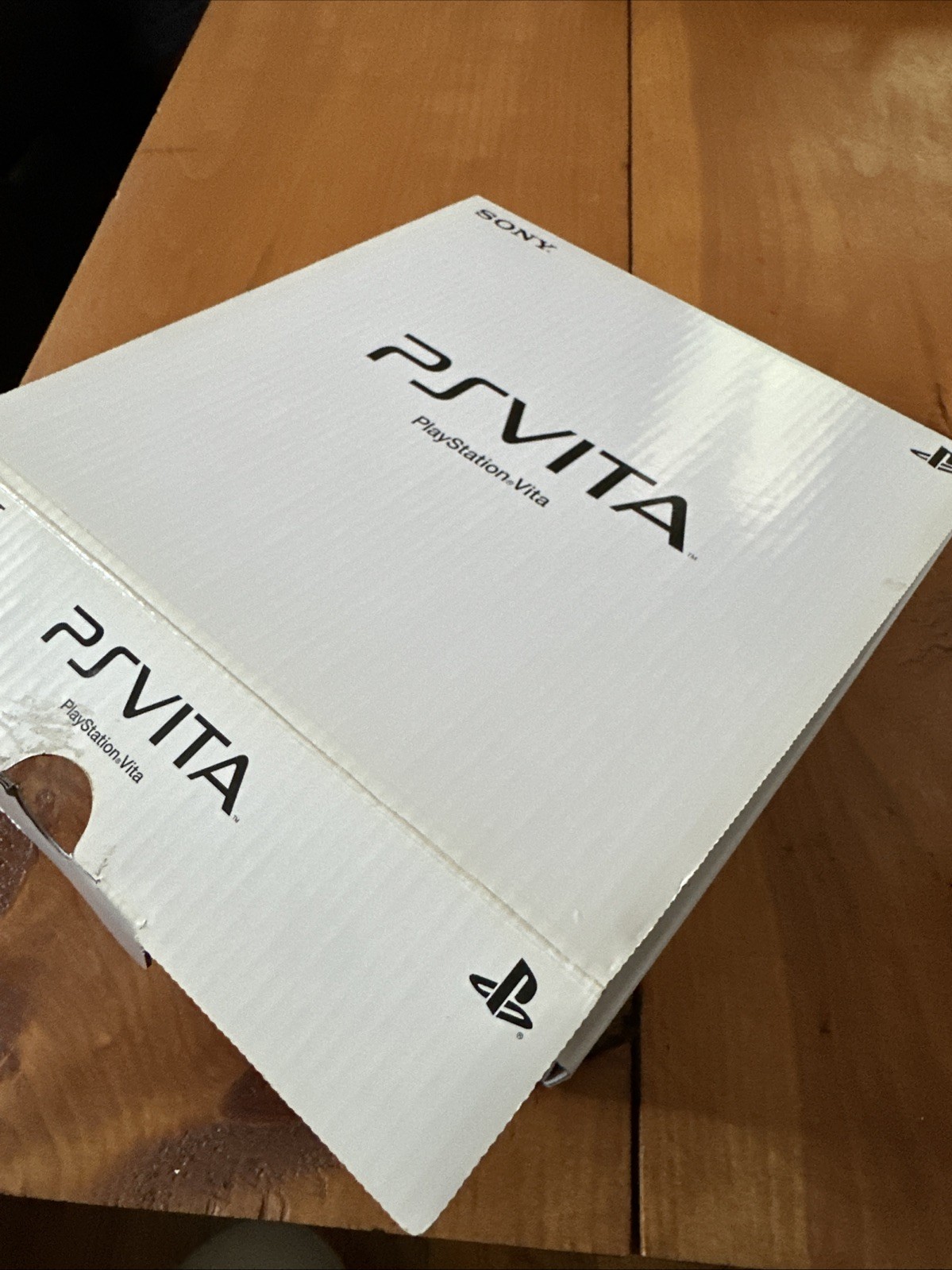 Sony PS Vita PCH-1001 Assassin’s Creed Bundle White In Box No Game/charger