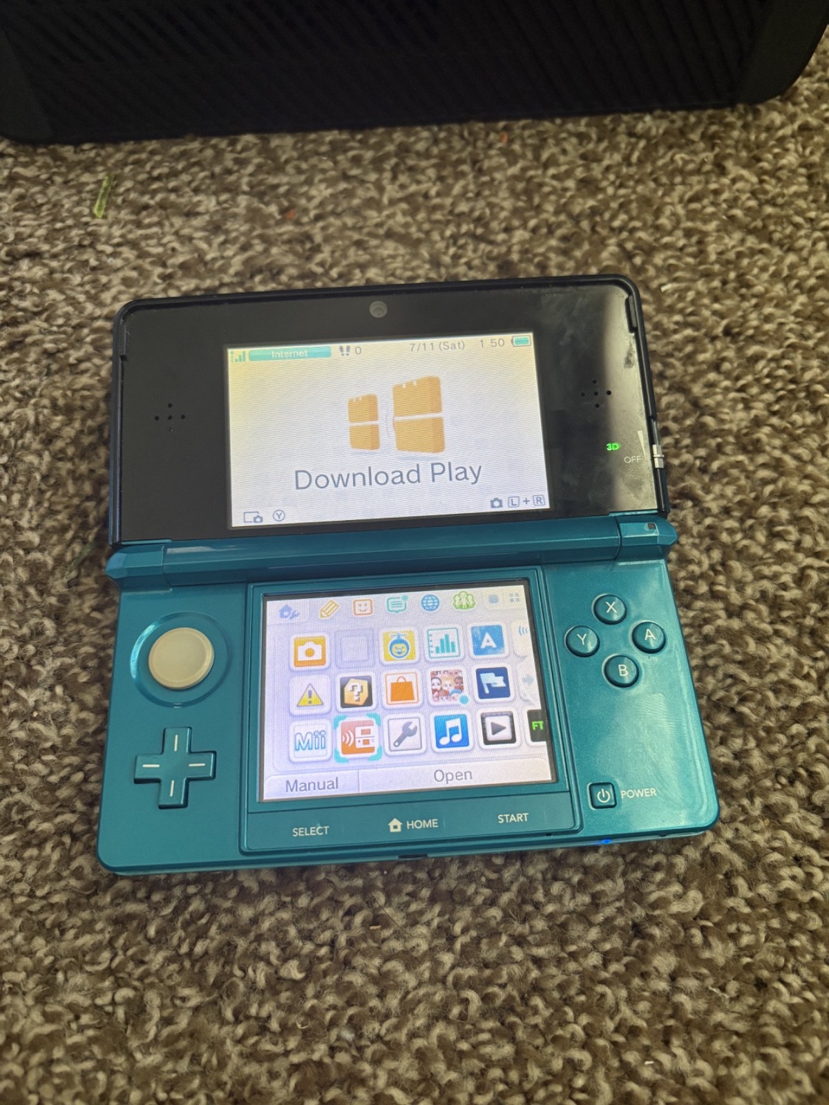 Nintendo 3DS w/ 32GB SD Card and Stylus