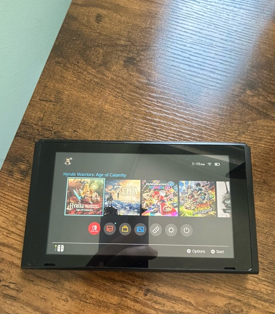 Nintendo Switch V2 Console HAC-001(-01) + 2 Joy-Con Pairs (4 Controllers) Tested