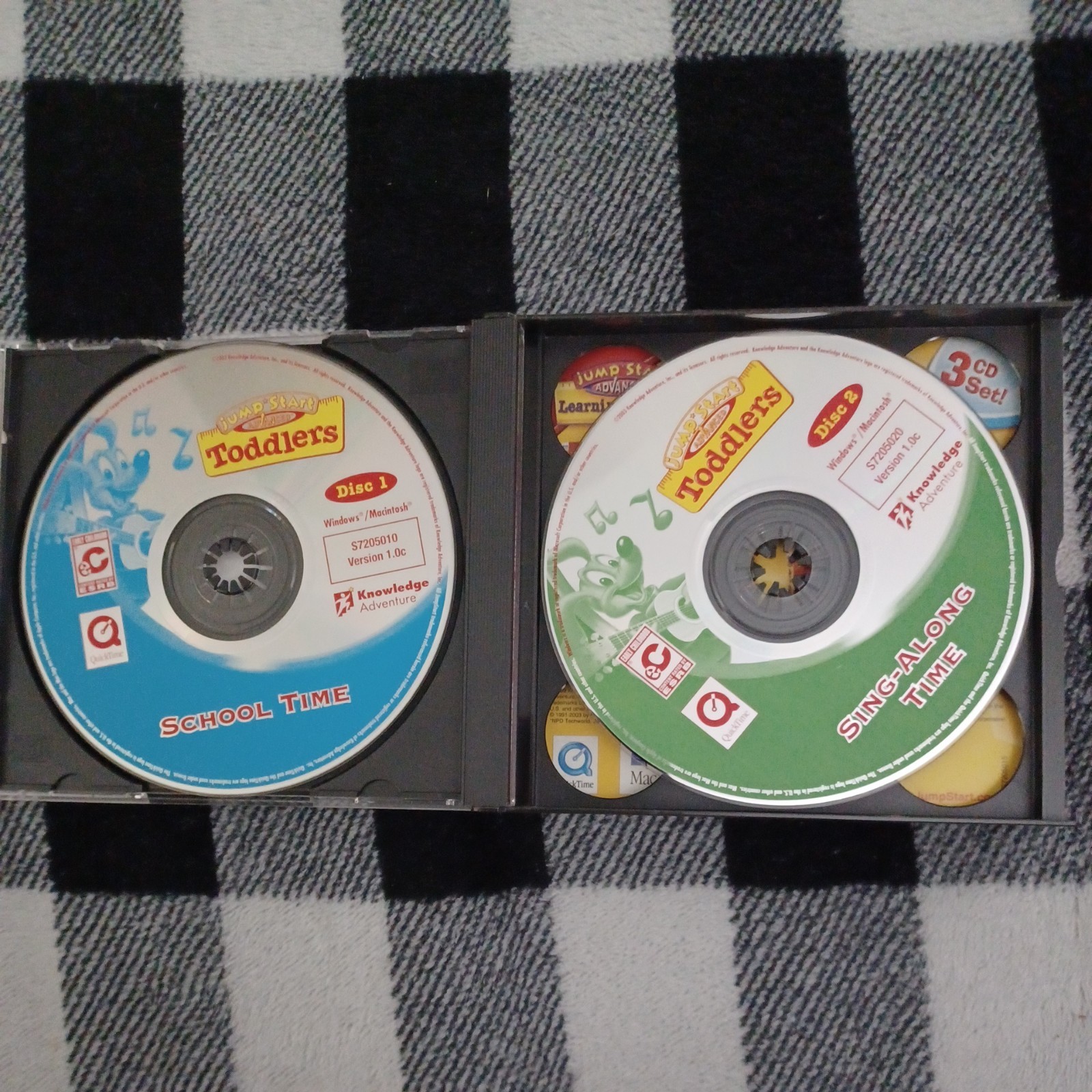 Lot Of 2 PC CD-ROM : MegaBloks Dragons Metal Ages & Jump Start Advanced Toddlers