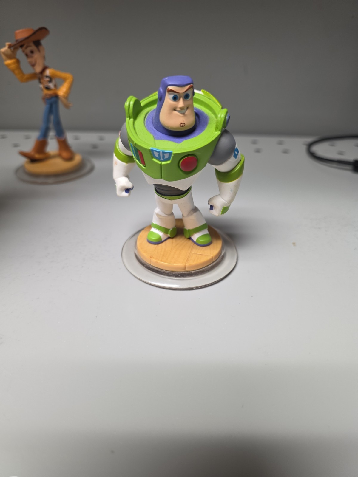 Disney Infinity 1.0 Toy Story lot 4 Woody, Buzz Lightyear, Crystal & Jessie