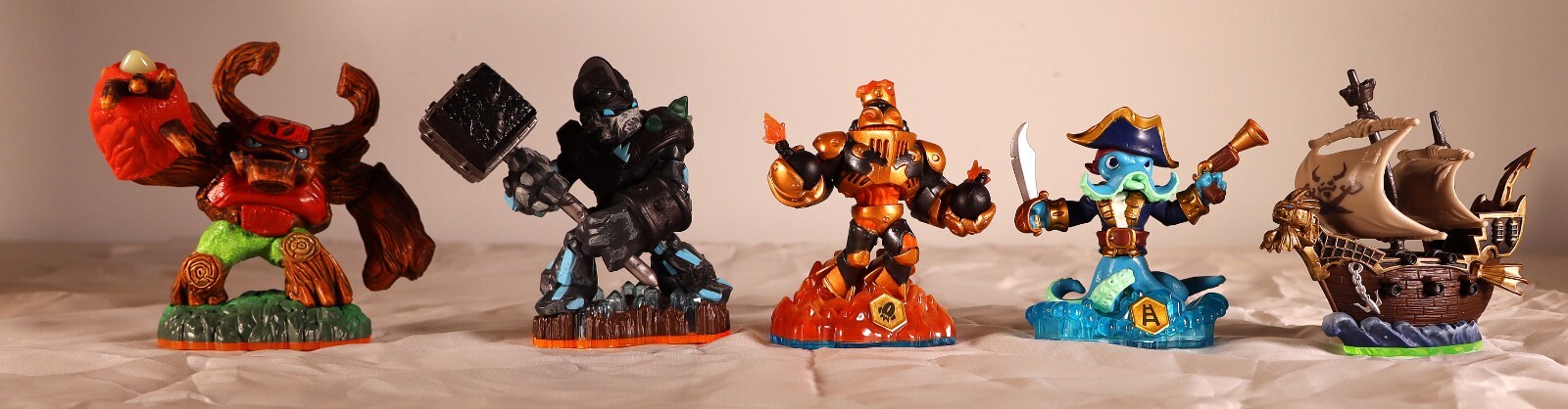 Huge Lot of 29 Skylanders Figures for Wii – Rare & Popular Characters Included!