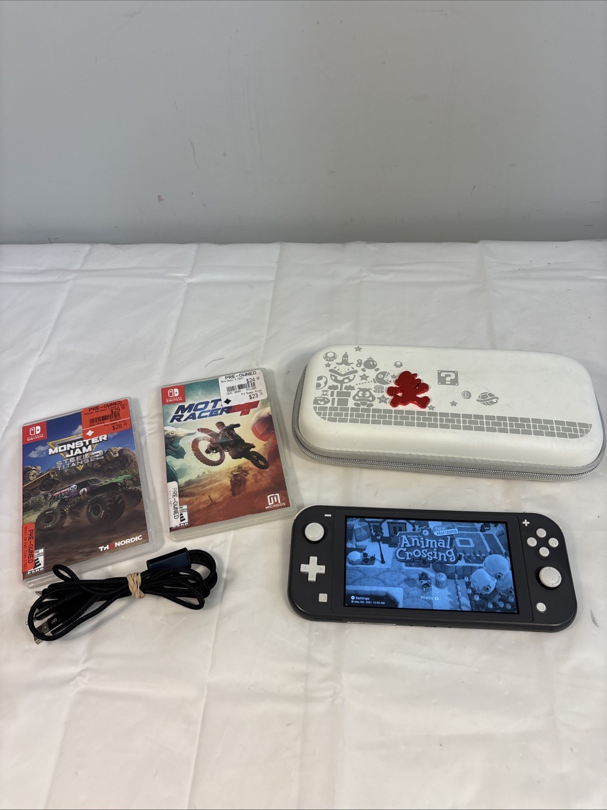 Nintendo Switch Lite HDH-001 With Case 3 Games 256 Gb SD Card
