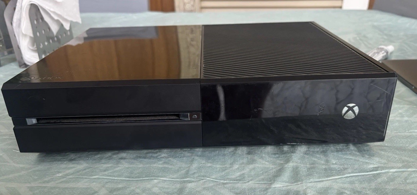 Microsoft Xbox One 1540 Console 500GB Black 1080p HDMI Blu-Ray Compatible