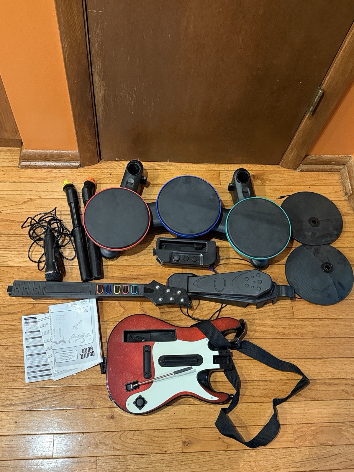 Nintendo Wii Guitar Hero Warriors of Rock Band Bundle Complete in Box