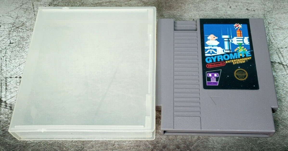 Vintage Nintendo NES GYROMITE Cartridge 5 Screw Clamshell Case Authentic 1985