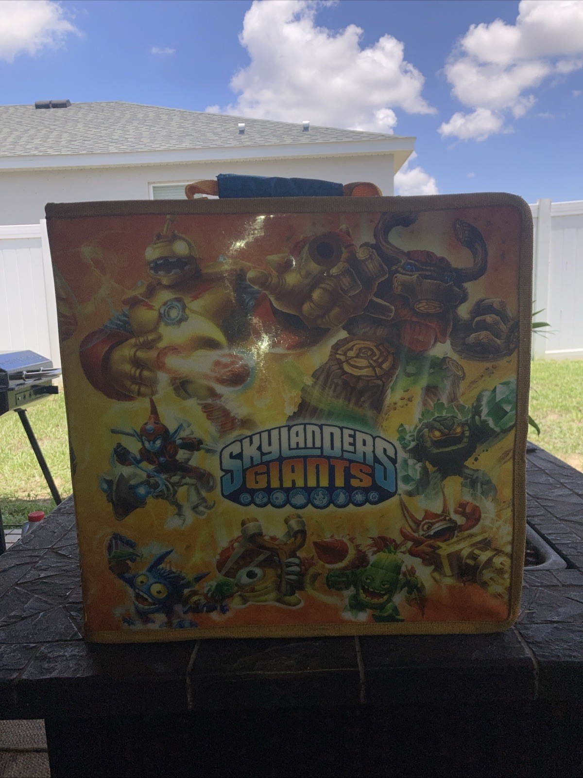 Skylanders Travel Case With 22 Skylanders