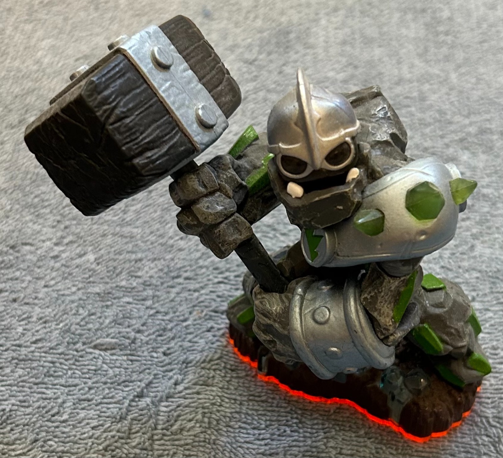 14 Skylanders figures (12 Giants, 2 Spyros) – Crusher, Swarm, Flashwing – tested