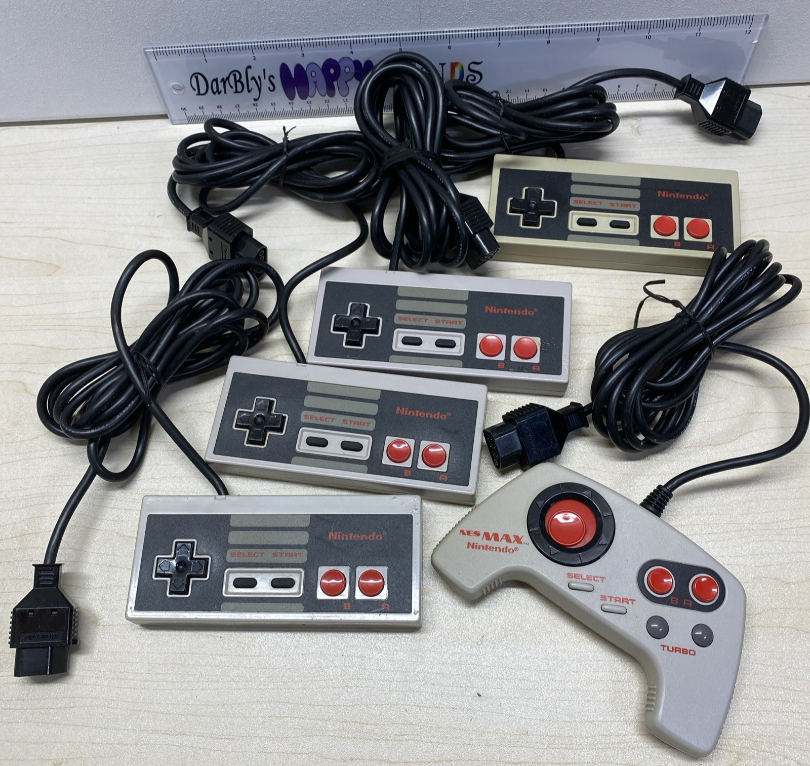 Lot of 5 OEM Nintendo NES Controllers 4 Rectangular NES-004, 1 Max NES-027 READ