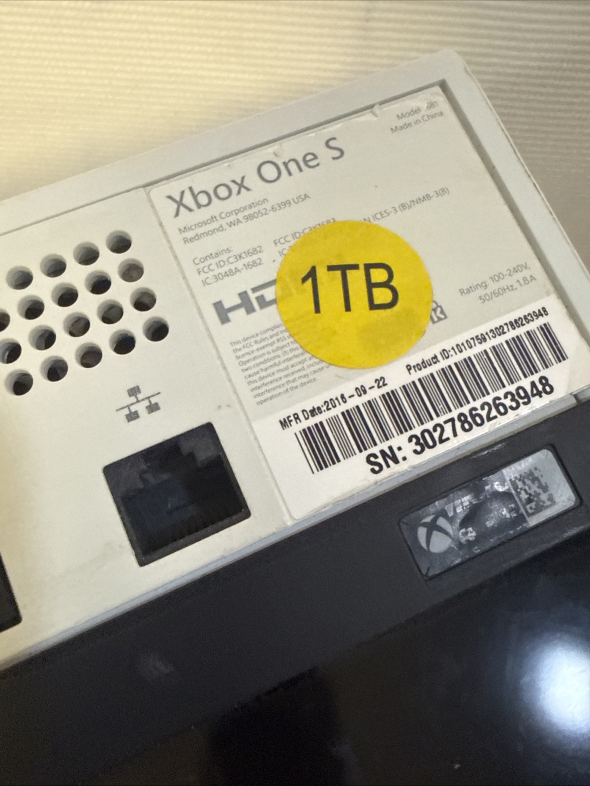 Microsoft Xbox One S Tested – No Power Cord