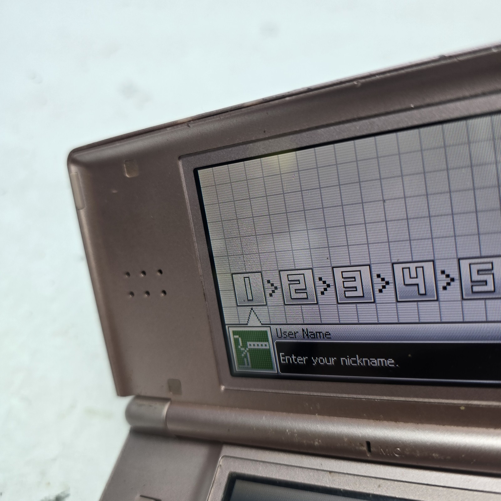 See Pics – Nintendo DS Lite – Metallic Rose