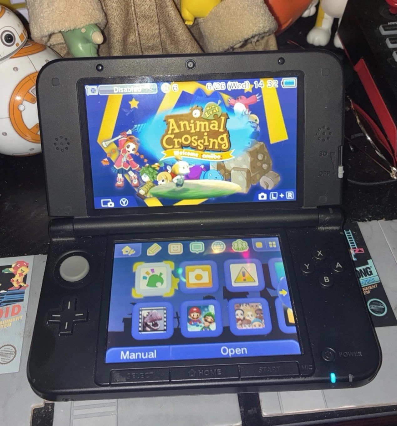 3DS XL Luigi Silver Bundle With 3 Game Lot/ Pokémon Sun, Animal Cro, fire Emblem
