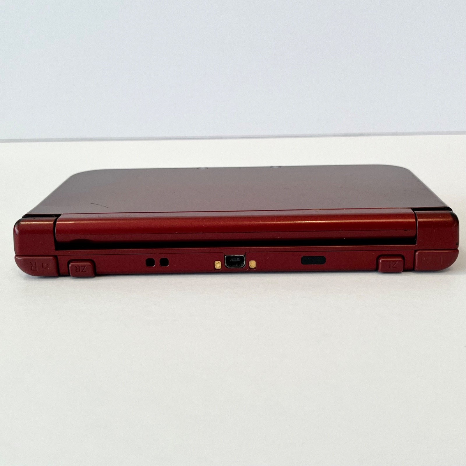 “New” Nintendo 3DS XL RED-001 Metallic Red Handheld Console + Charger & Stylus