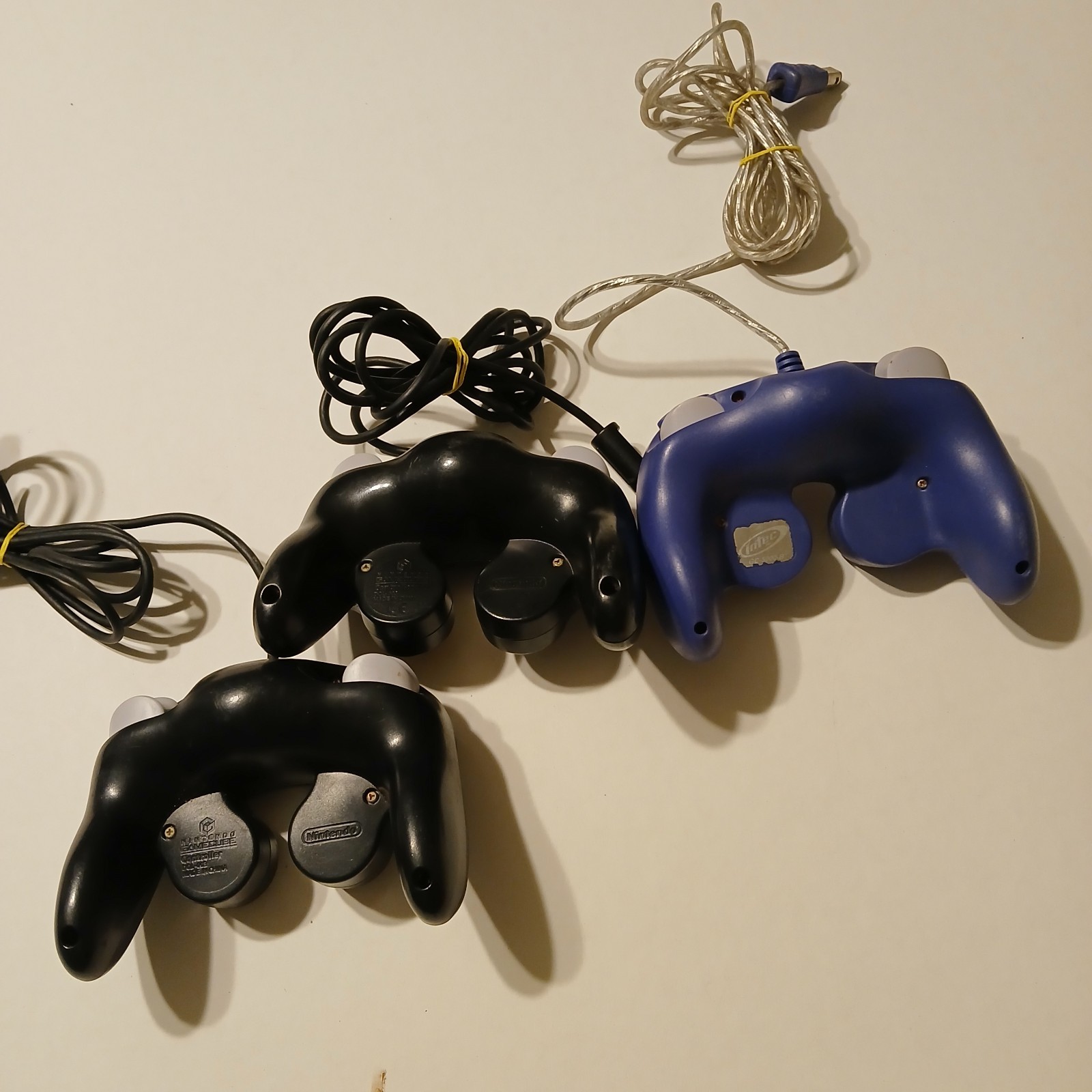 Nintendo GameCube Controller – Black (Lot Of 3)