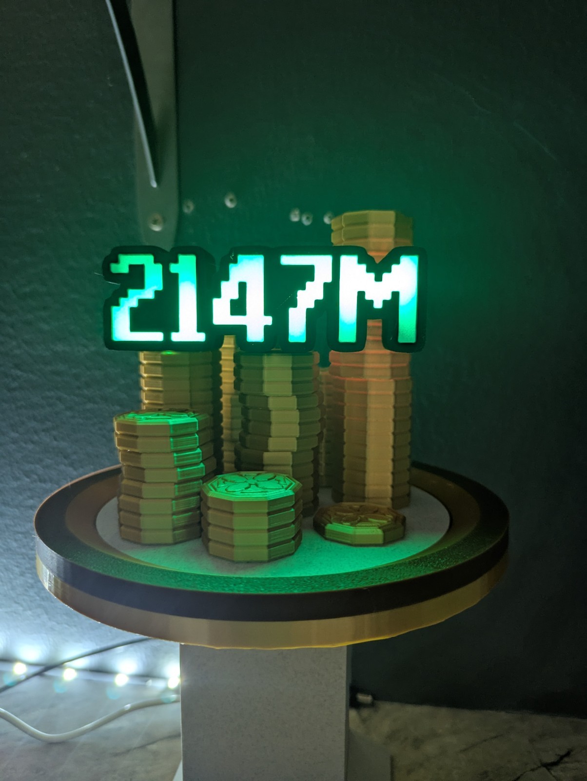 OSRS Generic Max Gold Stack LED Desklamp Type C