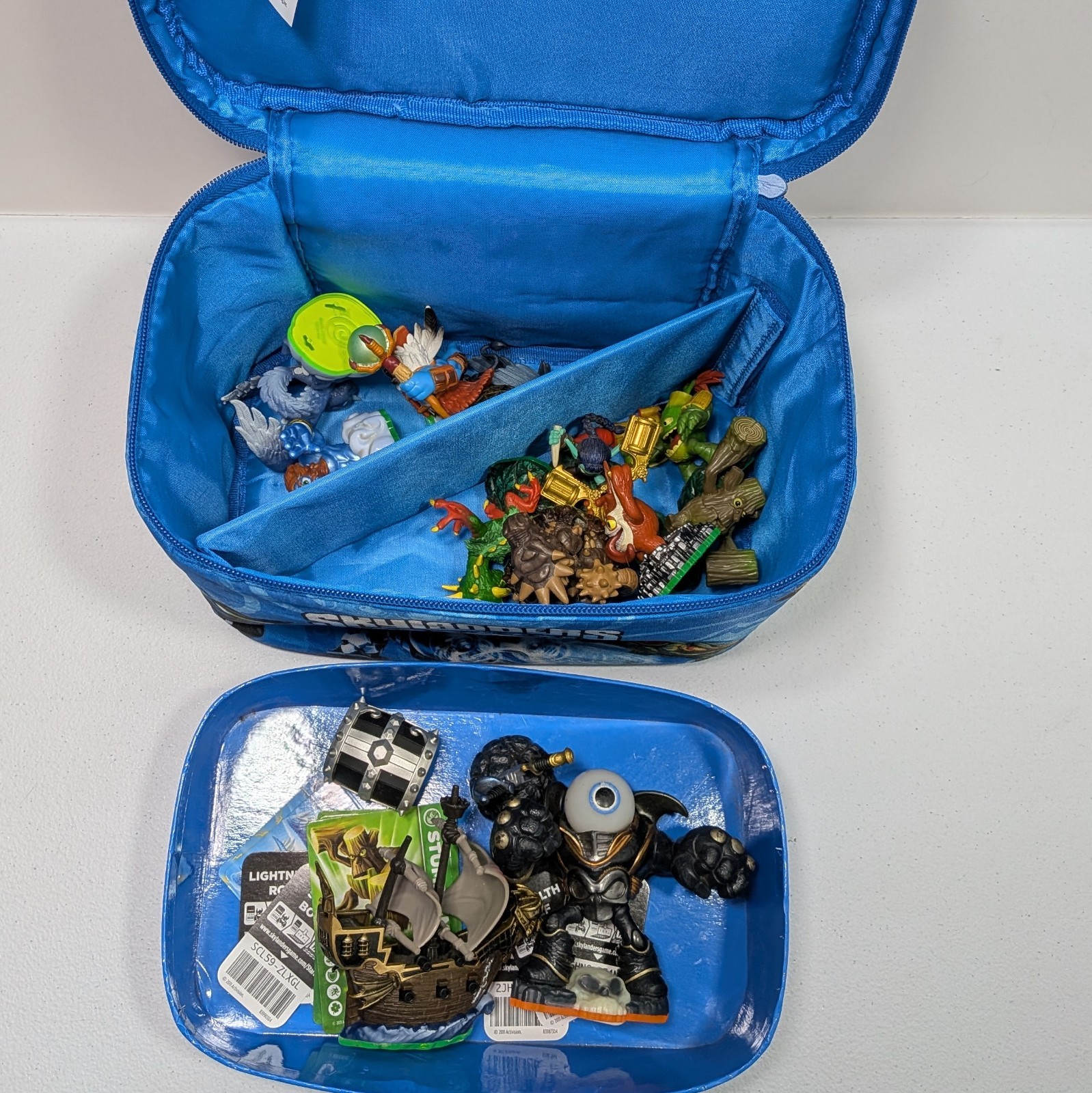 Skylanders Spyros Adventure 14 Figure Lot w/ 6 Cards & PowerA Travel Tote Bag