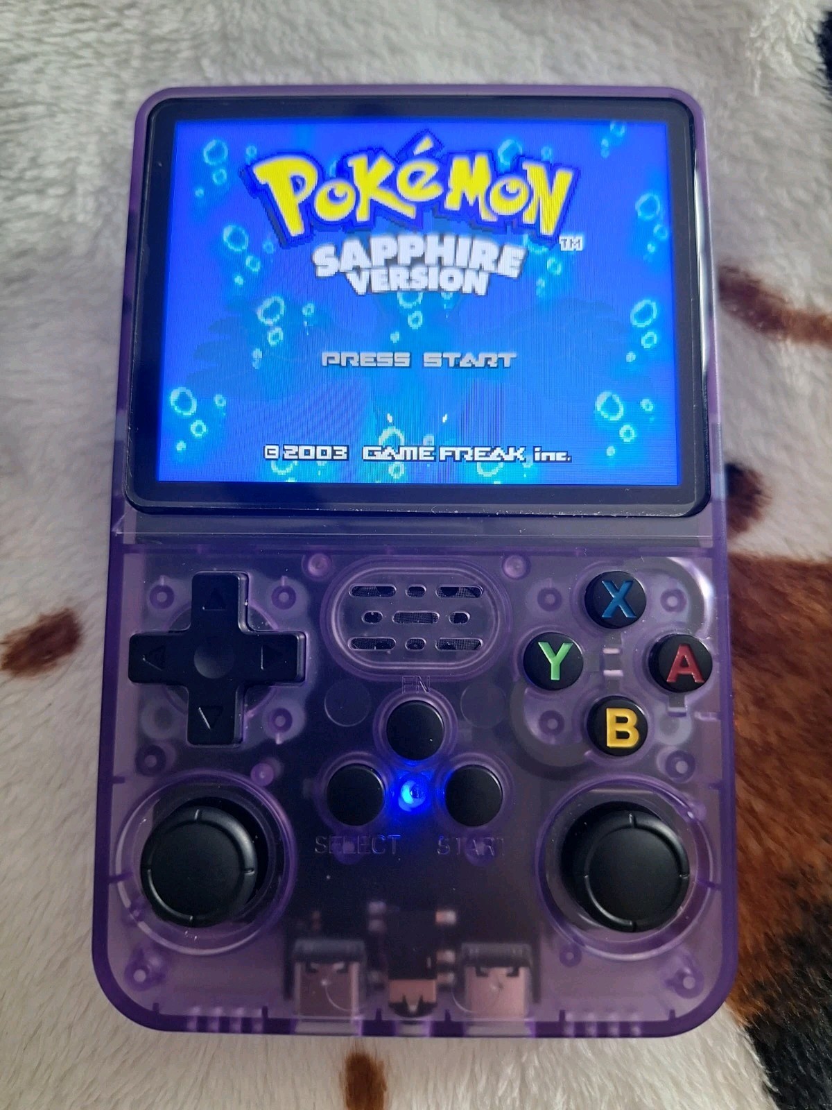 R36S Retro Handheld Video Game Console Linux System With Case And Earbuds