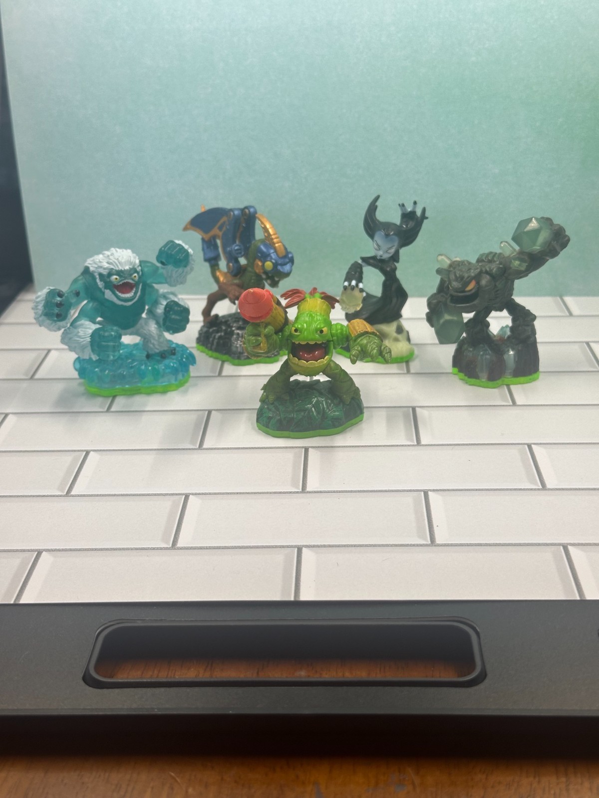 Full Skylanders Spyro’s Adventure (Except Trigger Happy) Figure Lot