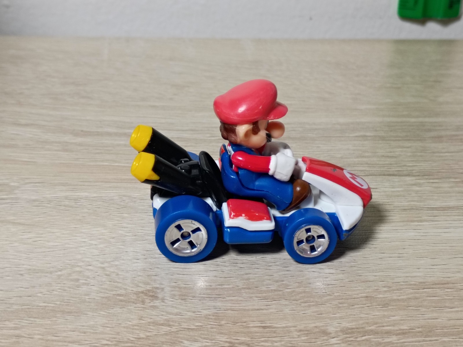 12-PK KING BOO Super Mario Kart Hot Wheels Wario Yoshi Shy Guy Peach Luigi